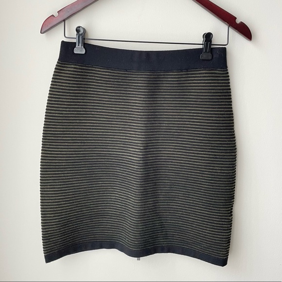 Merino Wool knit stretchy mini skirt - Picture 1 of 4